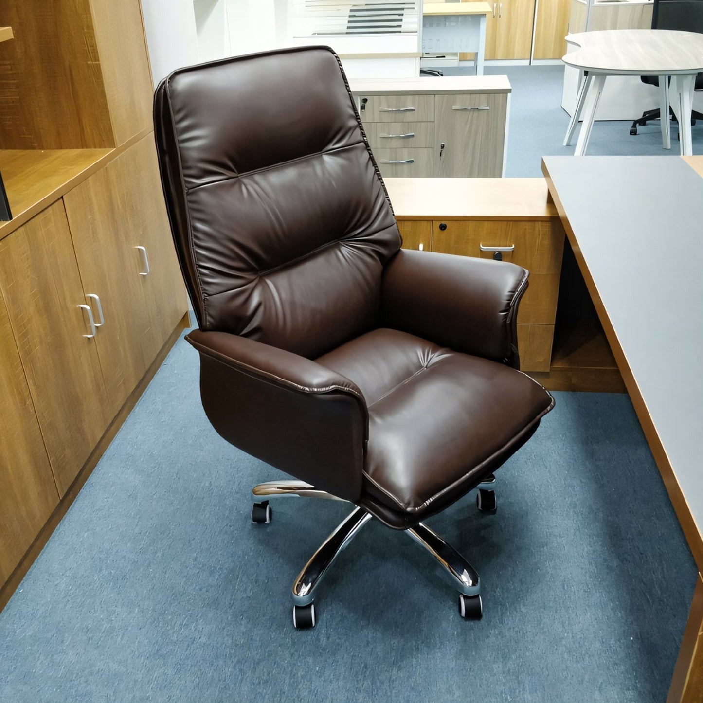 Furnavo Fashionable Lift Executive Office Chair